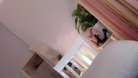 Stella online show from February 10, 2026, 2:04 am