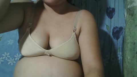 Snapshot of lady_love063 chatting on January 23, 2025, 9:18 am lady_love063 online show from January 23, 2025, 9:18 am