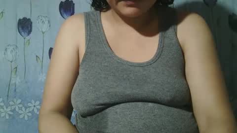 Snapshot of lady_love063 chatting on February 9, 2025, 7:05 am lady_love063 online show from February 9, 2025, 7:05 am