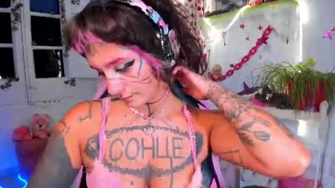 Mia online show from July 27, 2026, 7:43 pm