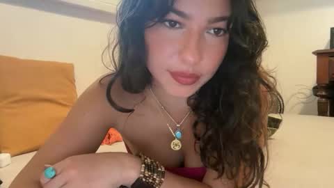 LadyArwen online show from March 4, 2026, 4:02 pm