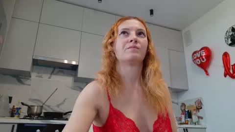 Sima Ladybigsmile online show from February 13, 2026, 12:01 pm