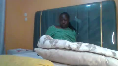 lindah32 online show from April 12, 2026, 12:37 am