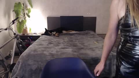 ladyboyhomemaker online show from September 20, 2025, 7:20 am