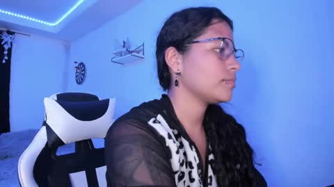Snapshot of ladybrown_16 chatting on December 15, 2024, 5:13 am  Lady  online show from December 15, 2024, 5:13 am