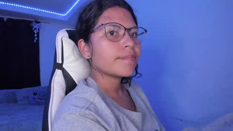 Snapshot of ladybrown_16 chatting on December 16, 2024, 2:15 am  Lady  online show from December 16, 2024, 2:15 am