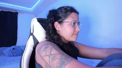 Snapshot of ladybrown_16 chatting on January 25, 2025, 2:58 am  Lady  online show from January 25, 2025, 2:58 am