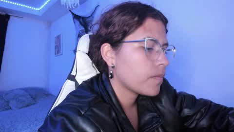 Snapshot of ladybrown_16 chatting on October 15, 2025, 2:33 am  Lady  online show from October 15, 2025, 2:33 am