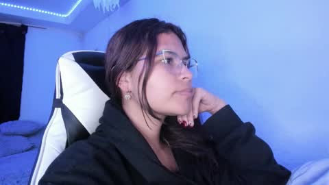 Snapshot of ladybrown_16 chatting on October 22, 2025, 2:01 am  Lady  online show from October 22, 2025, 2:01 am