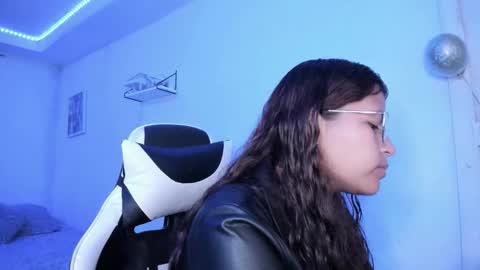 Snapshot of ladybrown_16 chatting on November 18, 2025, 2:06 am Lady online show from November 18, 2025, 2:06 am