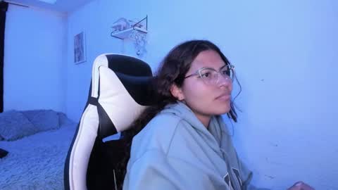 Snapshot of ladybrown_16 chatting on December 5, 2025, 3:15 am Lady online show from December 5, 2025, 3:15 am