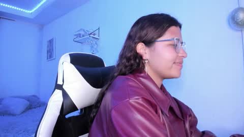 Snapshot of ladybrown_16 chatting on December 15, 2025, 1:54 am Lady online show from December 15, 2025, 1:54 am