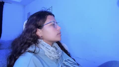 Snapshot of ladybrown_16 chatting on December 19, 2025, 5:14 am Lady online show from December 19, 2025, 5:14 am