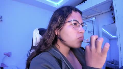 Lady  online show from May 11, 2026, 3:56 am