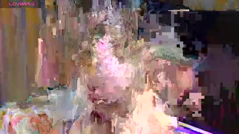 Snapshot of ladyemelymoon chatting on May 19, 2026, 10:38 pm LadyEmelymoon online show from May 19, 2026, 10:38 pm
