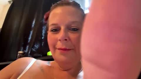 Snapshot of ladyillusion82 chatting on May 28, 2026, 4:48 pm ladyillusion82 online show from May 28, 2026, 4:48 pm
