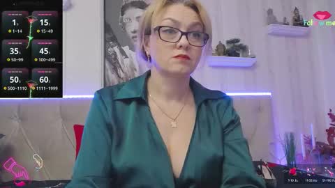 Snapshot of ladyjeen chatting on October 12, 2025, 3:11 pm  Lady Jeen    Back on Sunday 8th of December online show from October 12, 2025, 3:11 pm