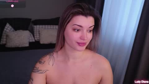 ladylancaster online show from December 1, 2025, 7:13 am