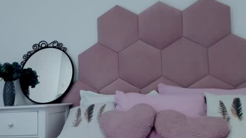 Lia online show from February 19, 2025, 8:12 am