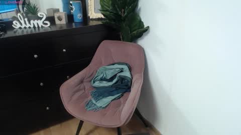 Lia online show from February 8, 2026, 4:27 am