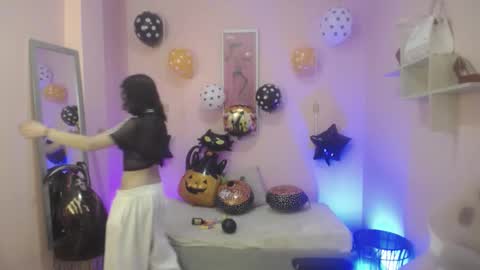 Ladywawy  online show from October 21, 2025, 12:50 pm
