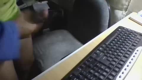 Snapshot of lagenovadura chatting on April 1, 2026, 5:41 am La Genova esta Dura beard boy male dick mastubate latinosexy latinohot latino glasses mature strong stronglegs online show from April 1, 2026, 5:41 am