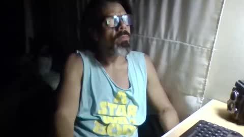 Snapshot of lagenovadura chatting on April 3, 2026, 3:48 am La Genova esta Dura beard boy male dick mastubate latinosexy latinohot latino glasses mature strong stronglegs online show from April 3, 2026, 3:48 am