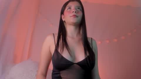 Snapshot of lahianblue chatting on February 18, 2026, 9:16 am laura online show from February 18, 2026, 9:16 am