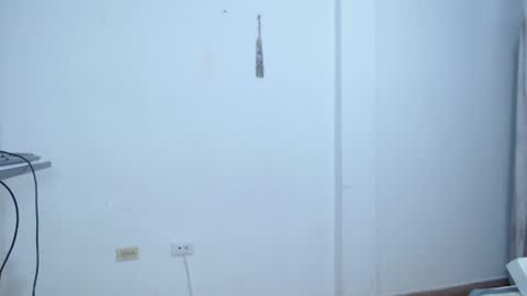 Snapshot of lahurent_weed420 chatting on October 15, 2025, 9:37 pm  paola and a guest lol    online show from October 15, 2025, 9:37 pm