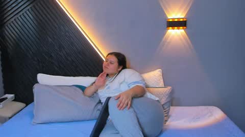    online show from March 31, 2026, 10:32 pm