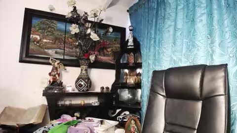 Snapshot of laia_hadid chatting on October 5, 2025, 10:40 pm laia_hadid online show from October 5, 2025, 10:40 pm