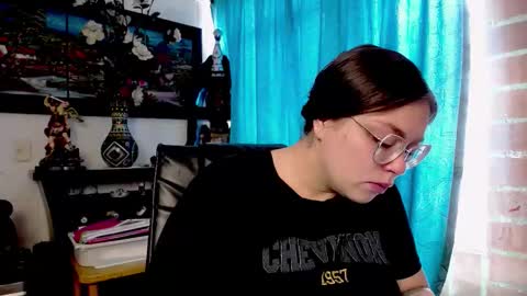 laia_hadid online show from March 5, 2026, 4:03 pm