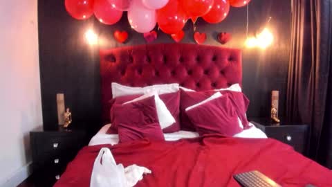 Snapshot of laia_jonees chatting on February 19, 2026, 12:01 pm Laia online show from February 19, 2026, 12:01 pm