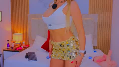 laiamilf online show from January 17, 2026, 12:59 am