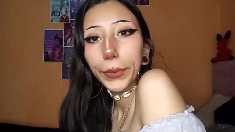 Snapshot of laila_angel chatting on February 25, 2025, 2:36 am laila_angel online show from February 25, 2025, 2:36 am