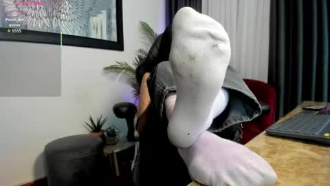 Snapshot of laila_angel chatting on October 3, 2025, 2:08 am laila_angel online show from October 3, 2025, 2:08 am