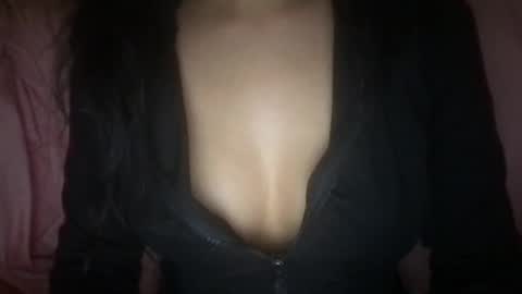 Laila Yousef online show from January 3, 2025, 2:32 am