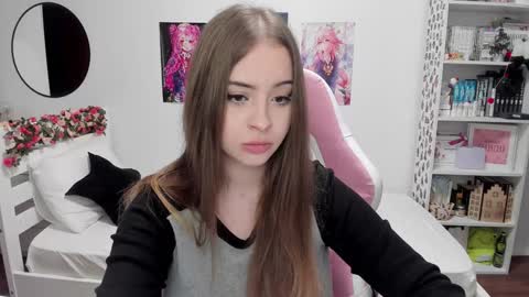 Snapshot of lain__ chatting on December 2, 2024, 10:56 pm Kira online show from December 2, 2024, 10:56 pm