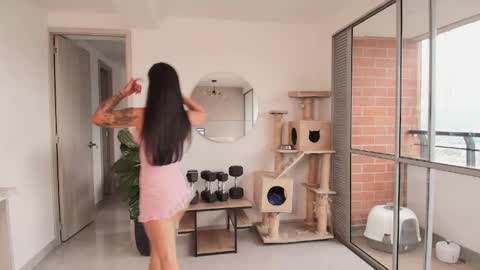 Laira online show from April 13, 2026, 8:47 pm