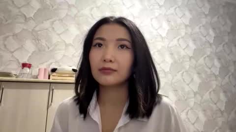 Luna online show from September 20, 2025, 3:35 pm