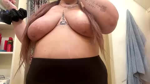 lalaaacx3 online show from February 18, 2025, 7:19 pm