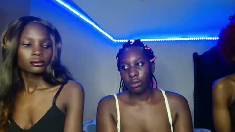 Snapshot of lalisa_manobal chatting on April 15, 2026, 9:15 pm Lalisa online show from April 15, 2026, 9:15 pm