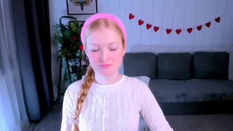 Laly online show from February 19, 2025, 11:17 am