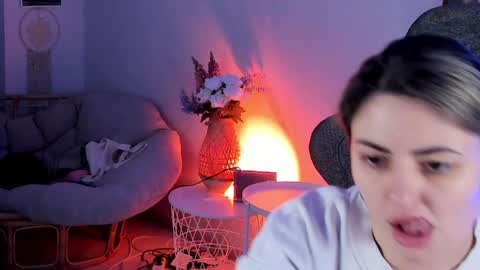 just call me Lana  and her security online show from December 7, 2024, 11:29 am