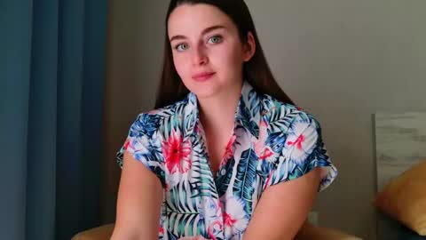lana_gl online show from April 29, 2026, 6:06 am