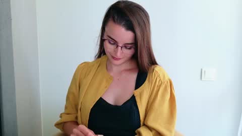 lana_gl online show from June 18, 2026, 9:14 am