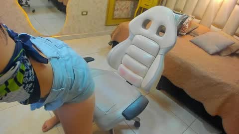 Lana Rey online show from April 7, 2026, 2:06 pm