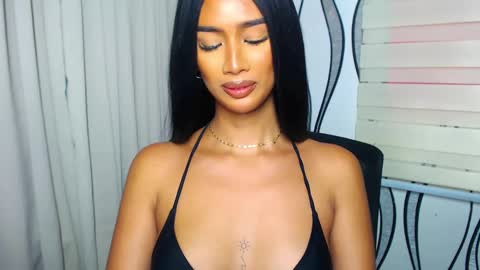 Snapshot of lanadel_hilton chatting on January 19, 2025, 11:10 pm Lana online show from January 19, 2025, 11:10 pm