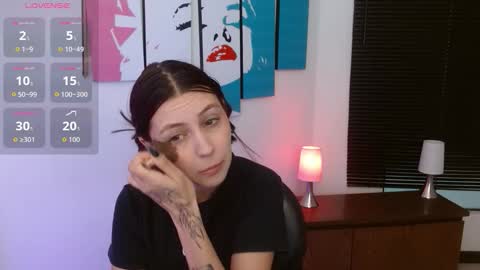 Alana Garcia  online show from October 21, 2025, 11:33 am