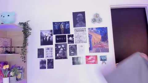 lanaherondale_ online show from September 25, 2025, 10:24 pm